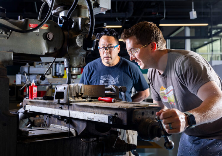Hayami Arakawa (left)